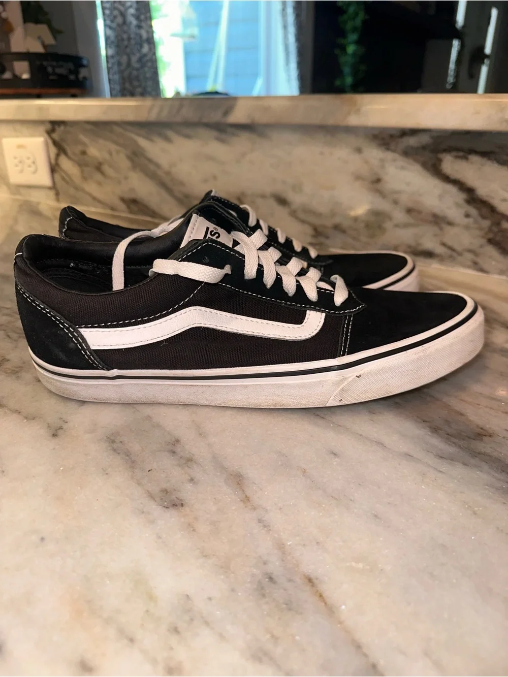 Vans Mens Size 9.5 Classic Black Lace Up‎ Sneakers